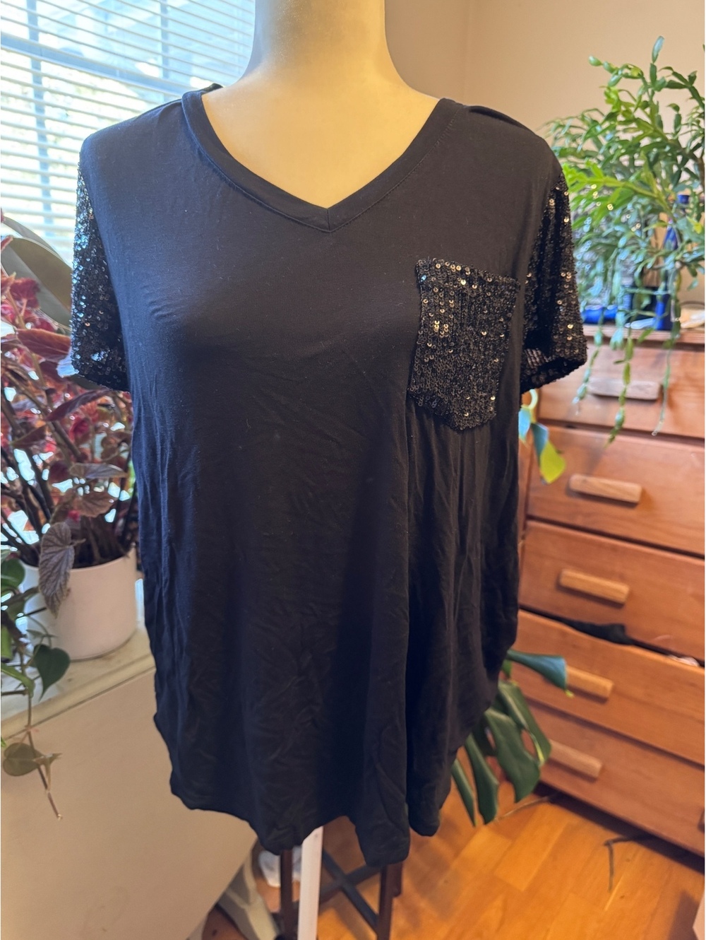 The Limited black sequin holiday tshirt
